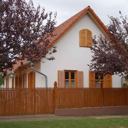 Apartment Balatonbereny 8 ภายนอก รูปภาพ