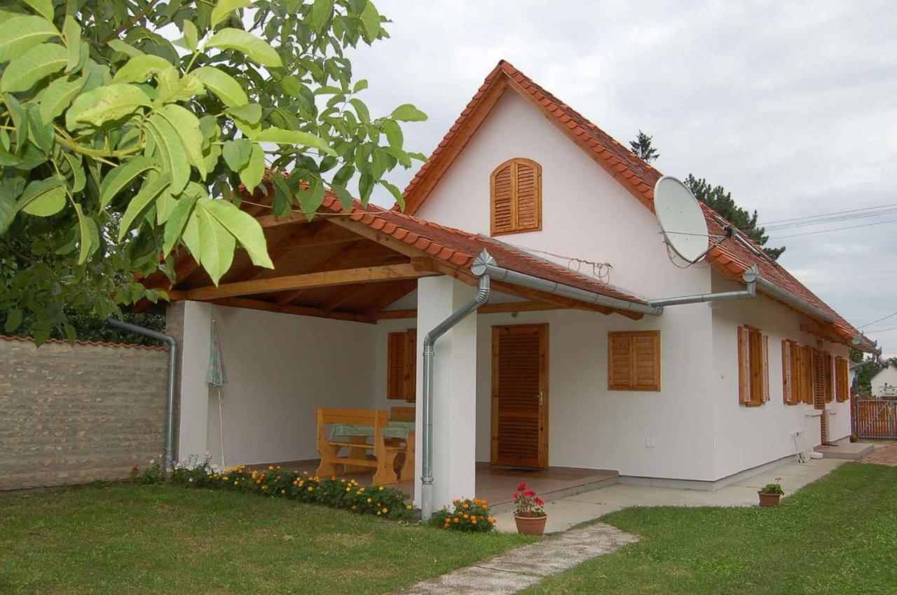 Apartment Balatonbereny 8 ภายนอก รูปภาพ