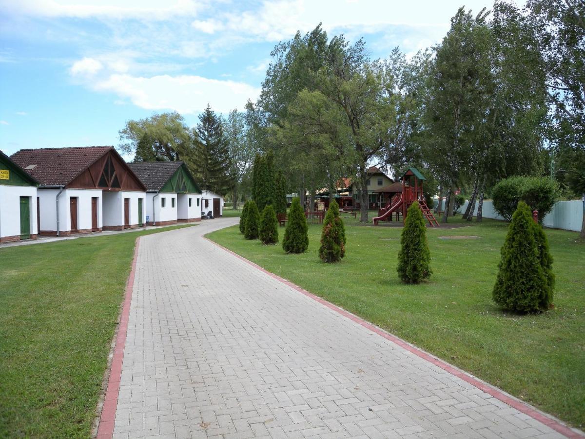 Apartment Balatonbereny 8 ภายนอก รูปภาพ